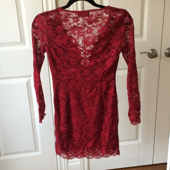 Red lace mini dress - Picture 3 of 3